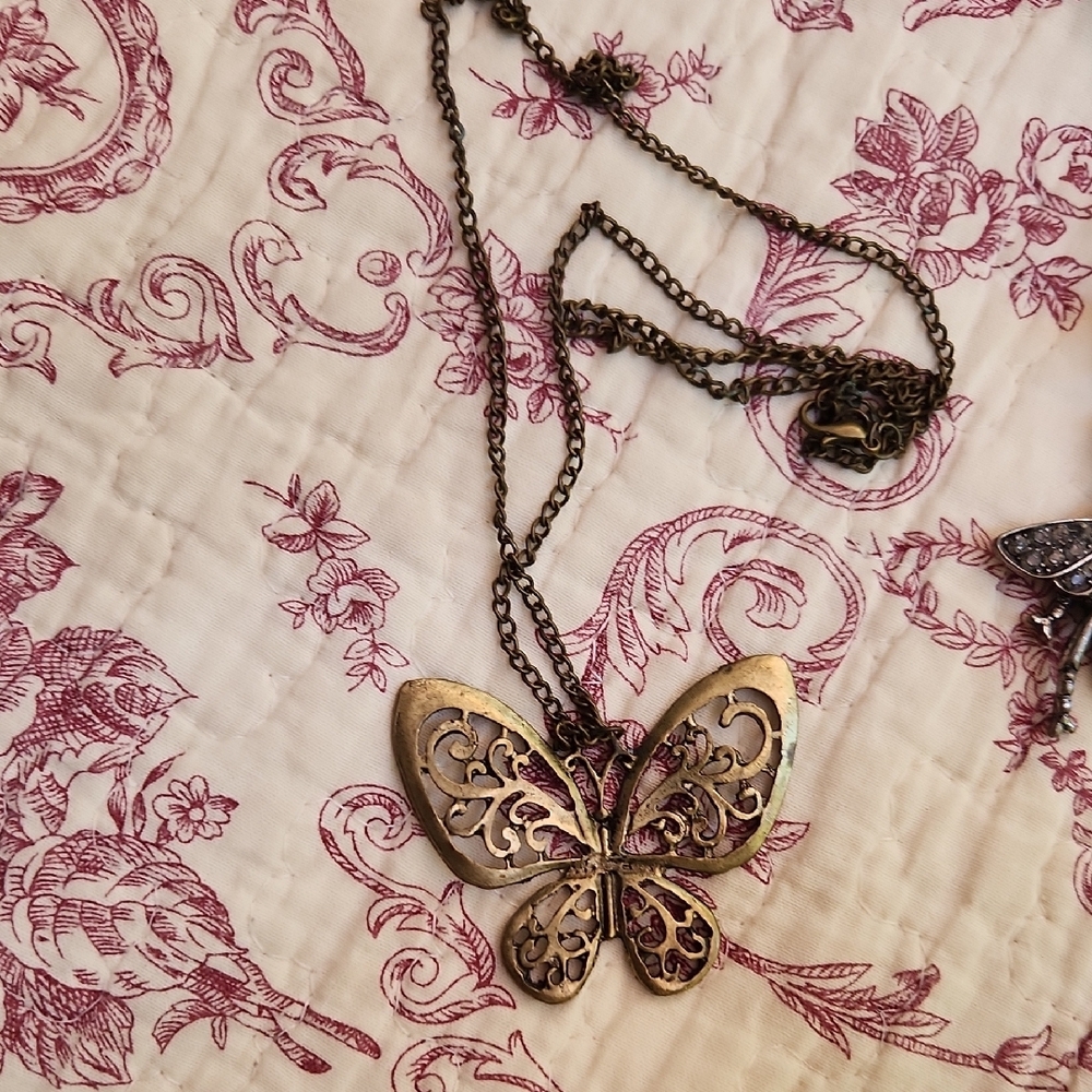 Junk/Mystery Jewelry collection butterfly, Bee, Vtg. Brooch, Buckle Lot Coquette - Picture 13 of 14